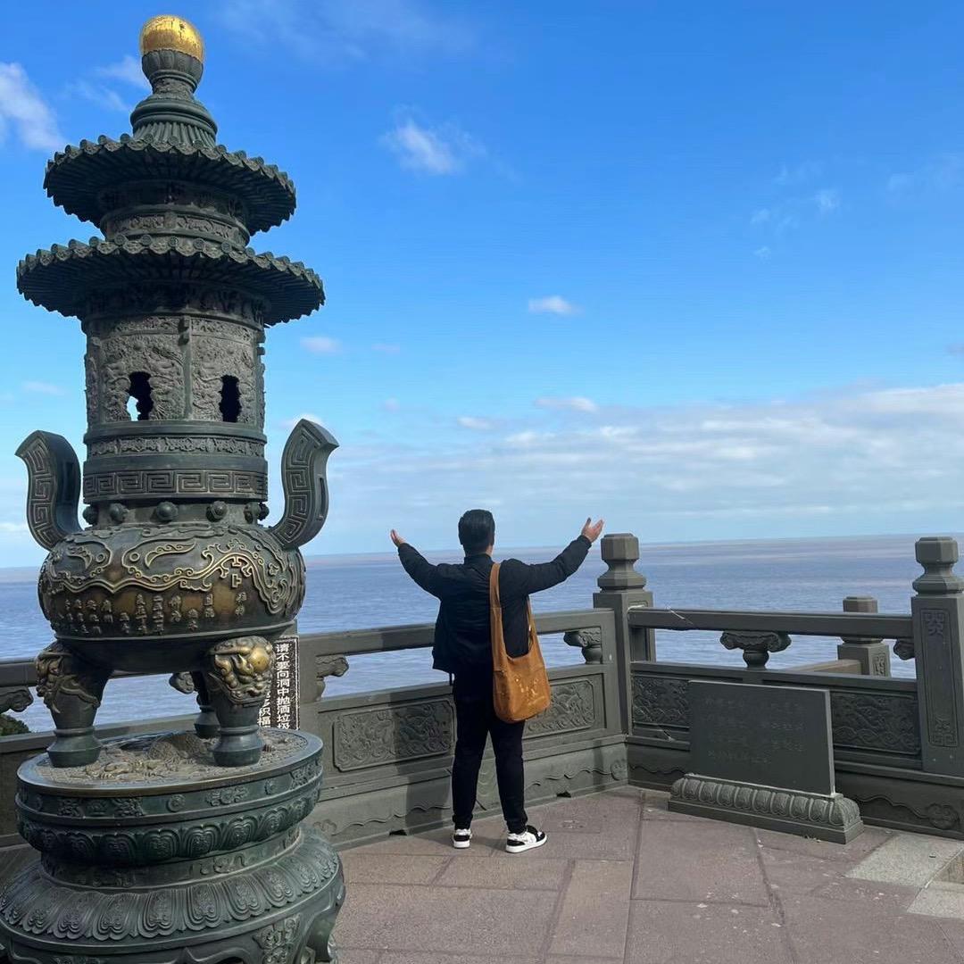 大乐乐.