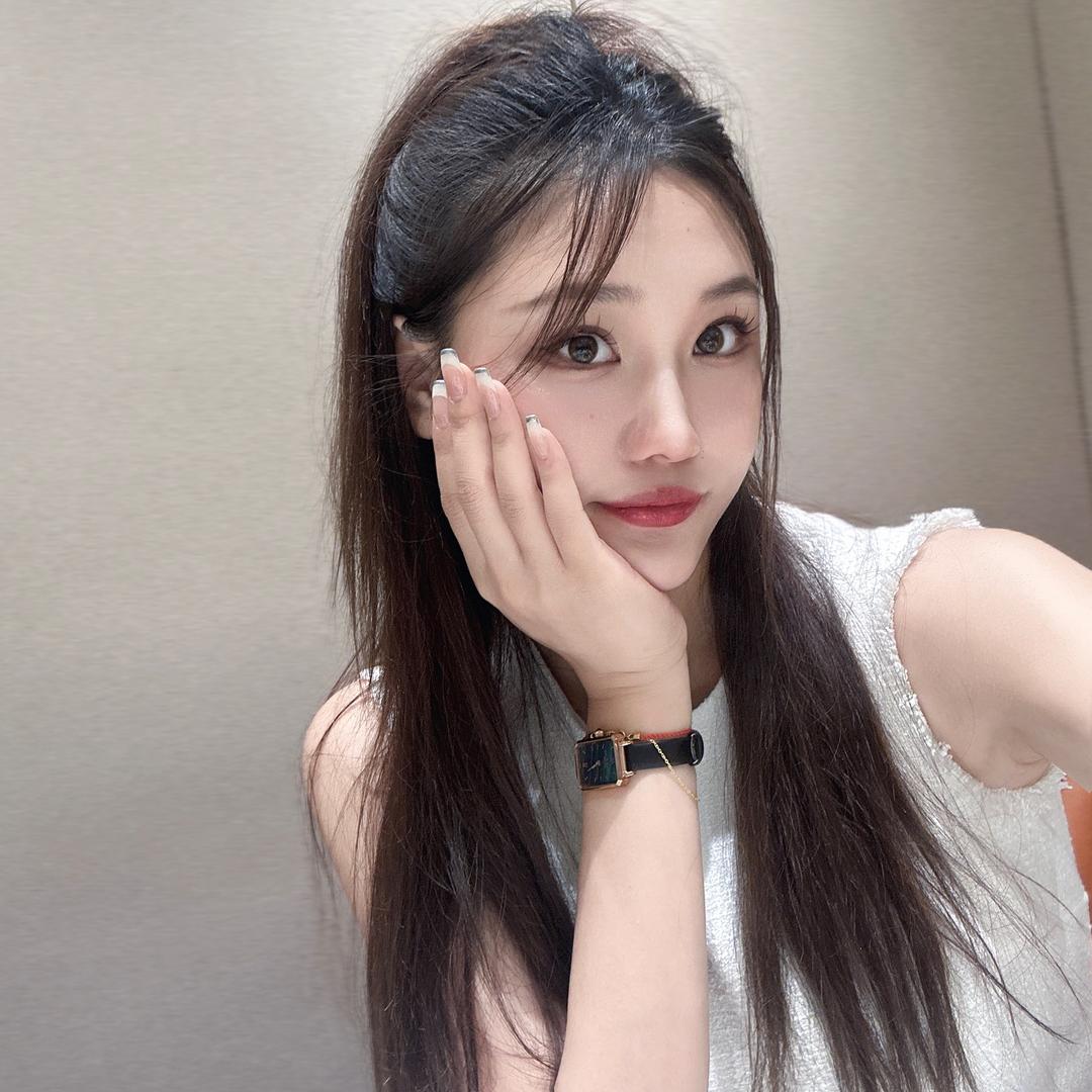 周周Zhouzhou_