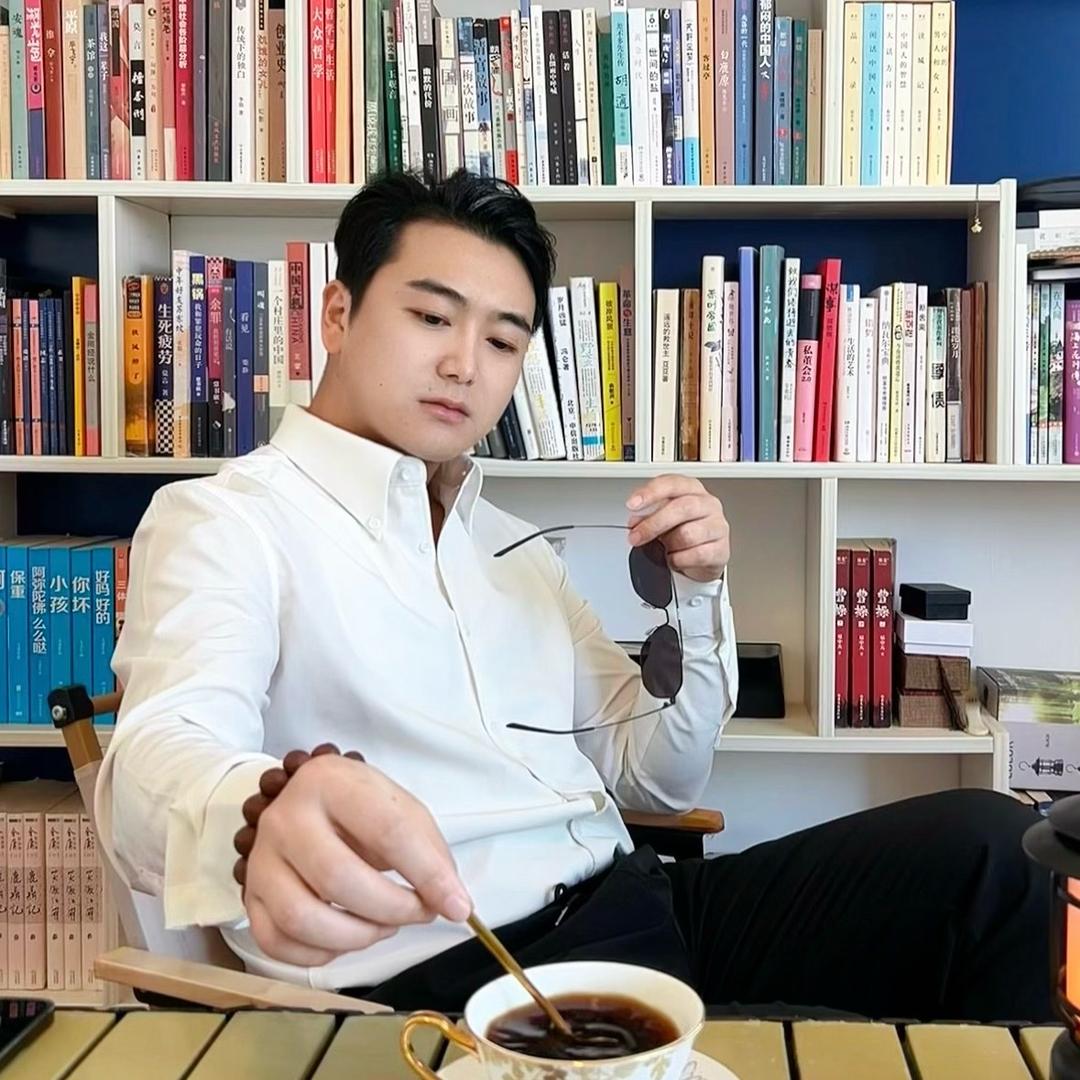 小鹌鹑宇恋爱先生