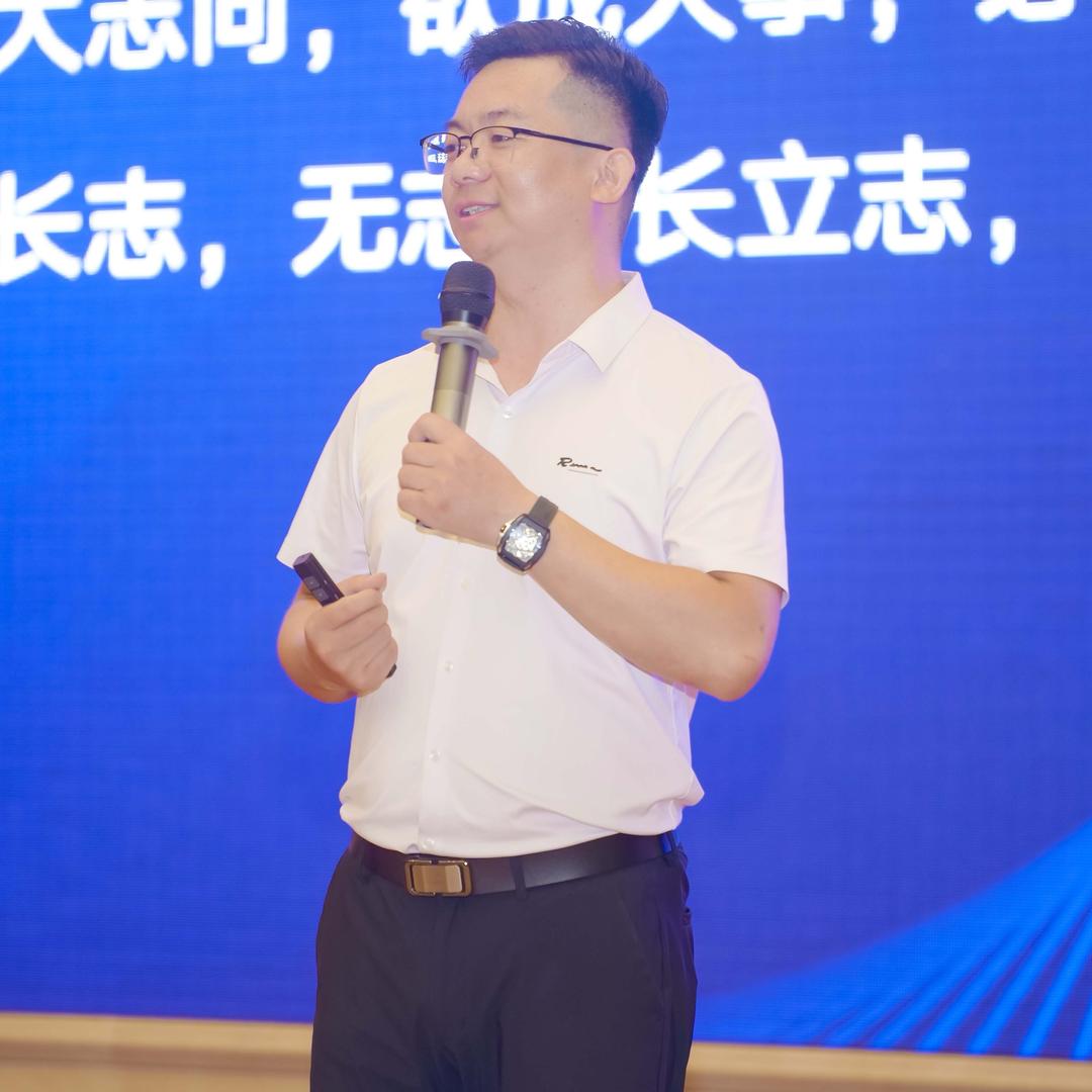 李路军弘晟企服