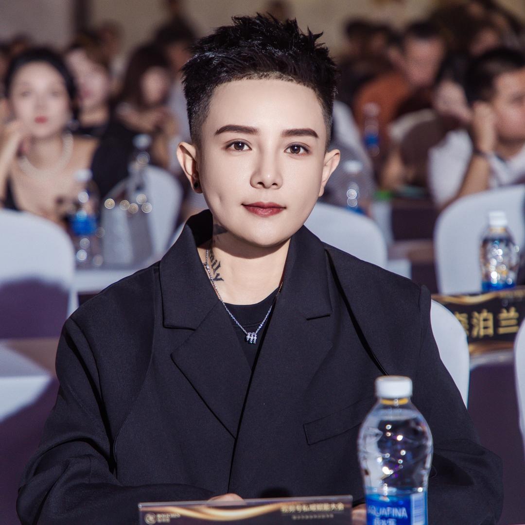 王小萌我的大老板