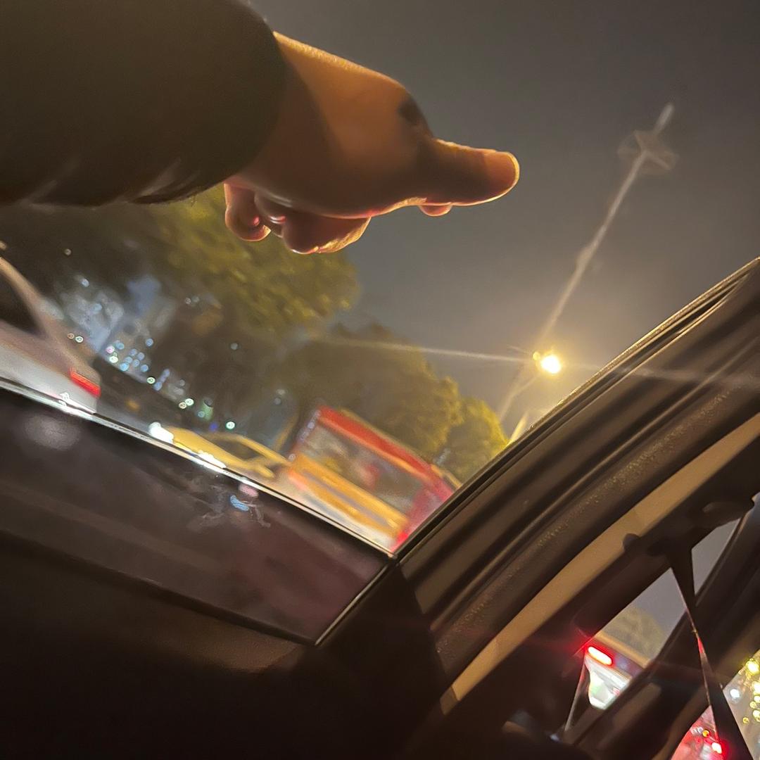 那个女孩的心碎了