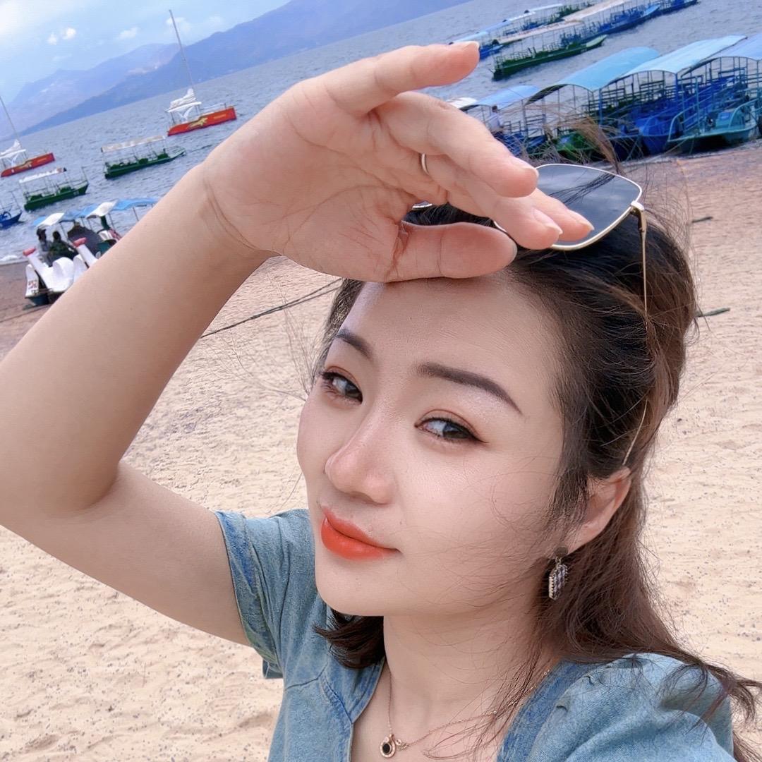 小茜茜吖