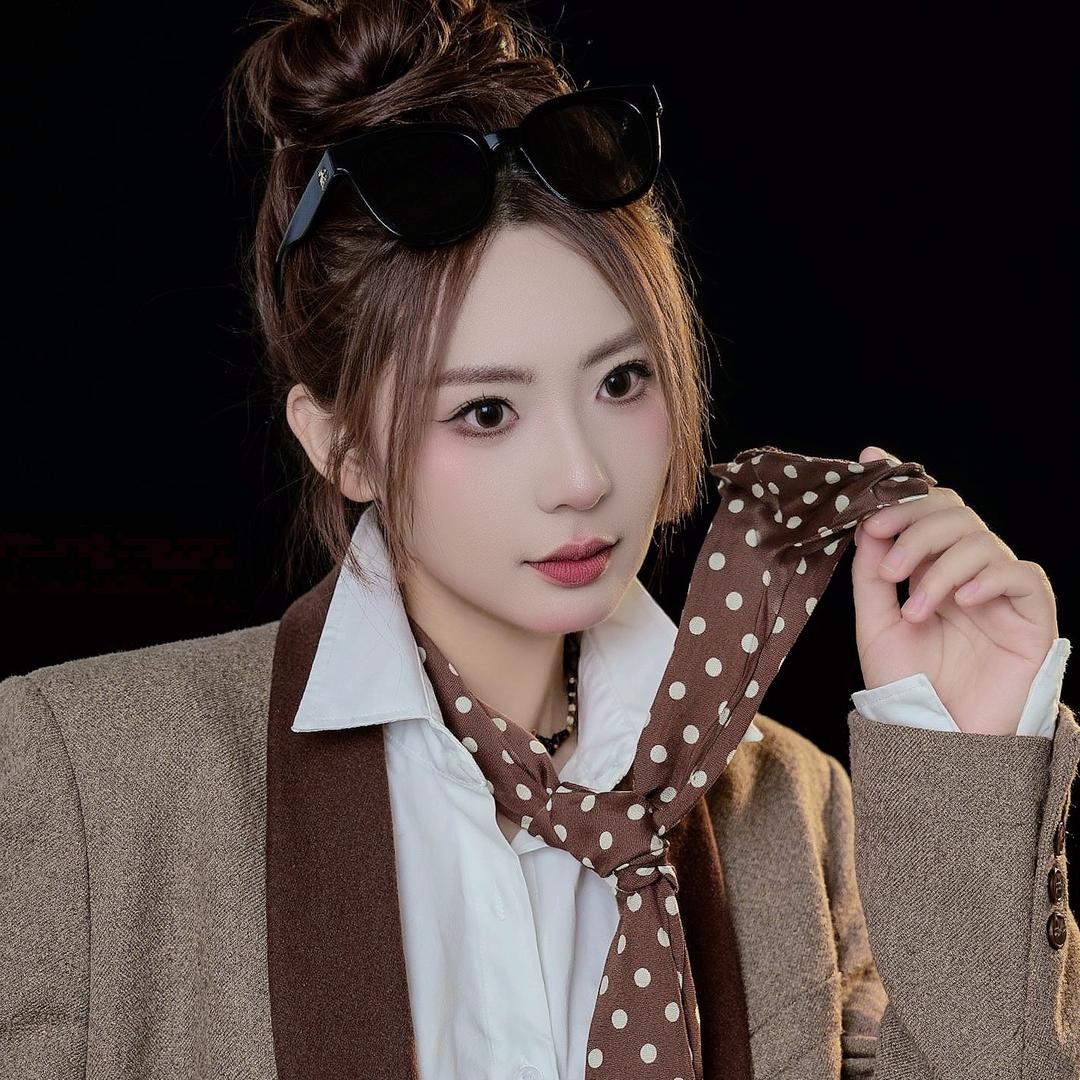 %会弹猫的吉他🎸化妆师潇潇