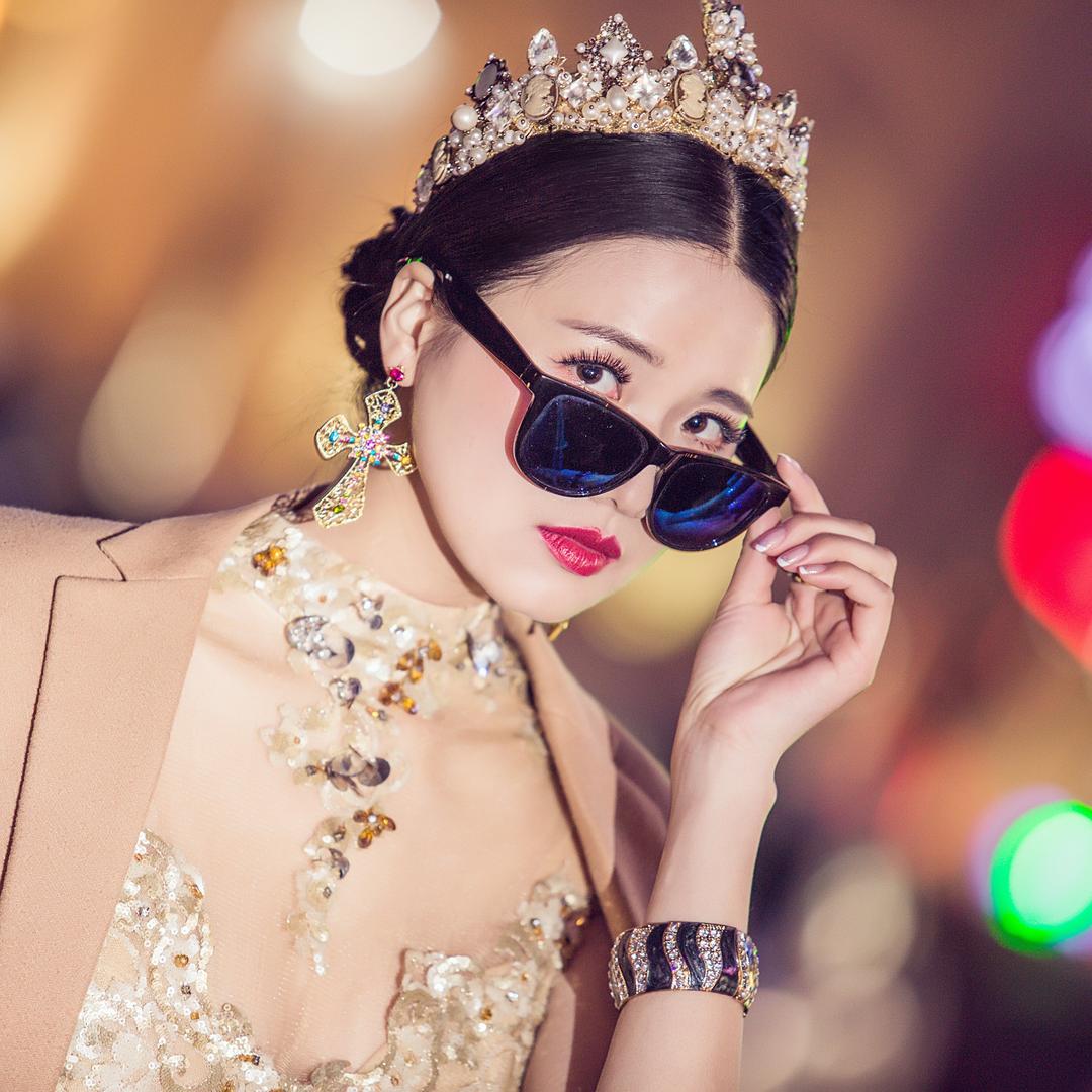 女儿国李小伞