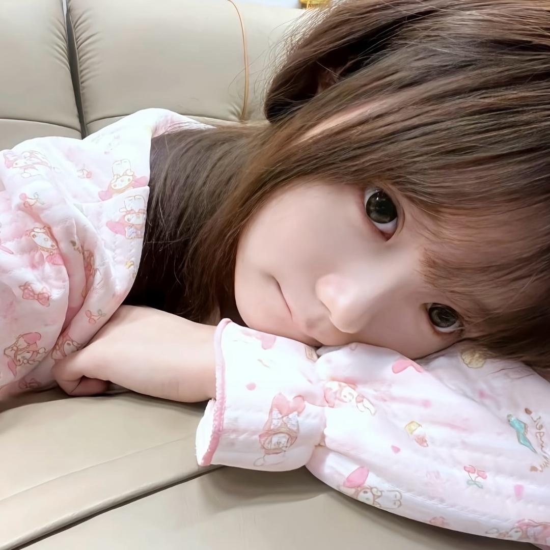 卖萌被肘击