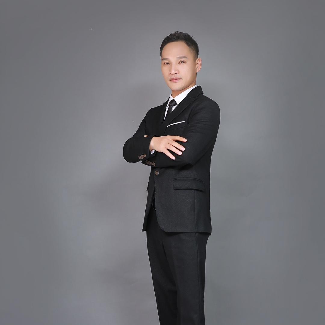 卧龙探房