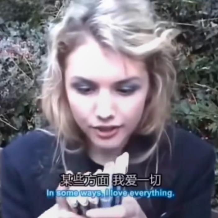 凸^-^凸