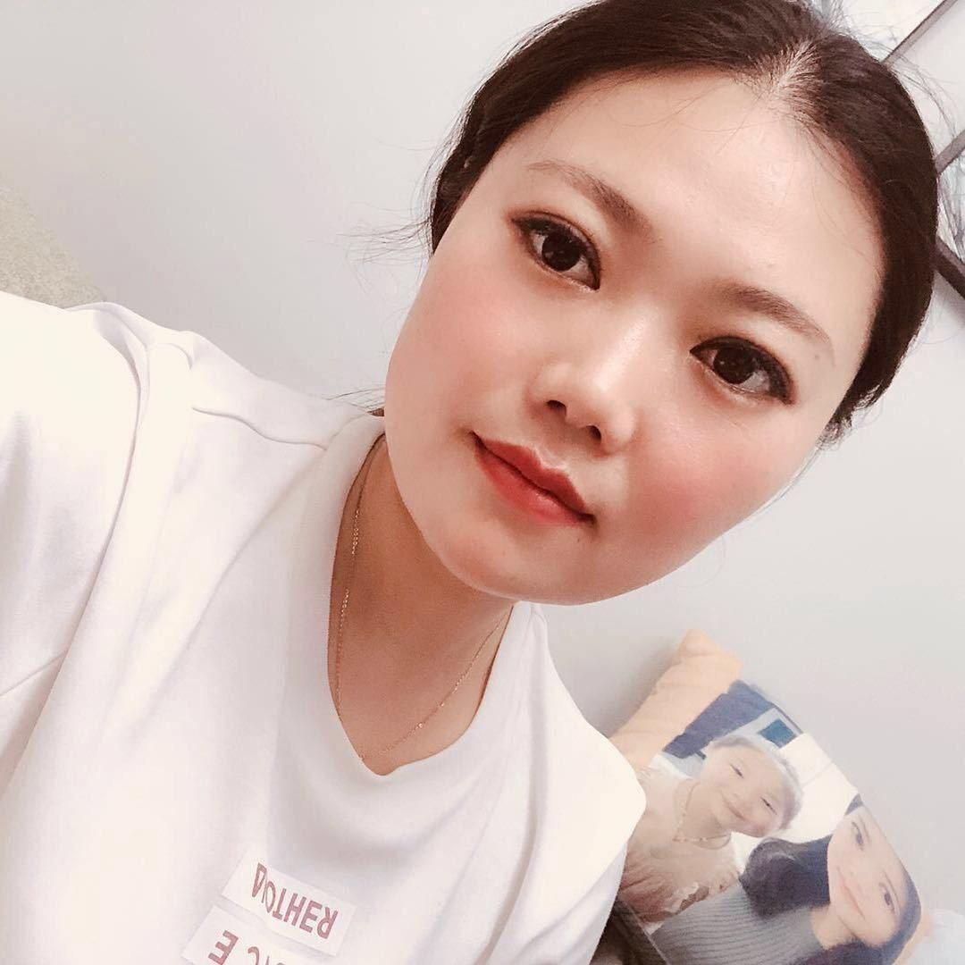 雯煊在双庄汽配城做烤肠《航嘉鲜肉》