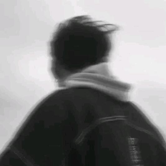 九三.
