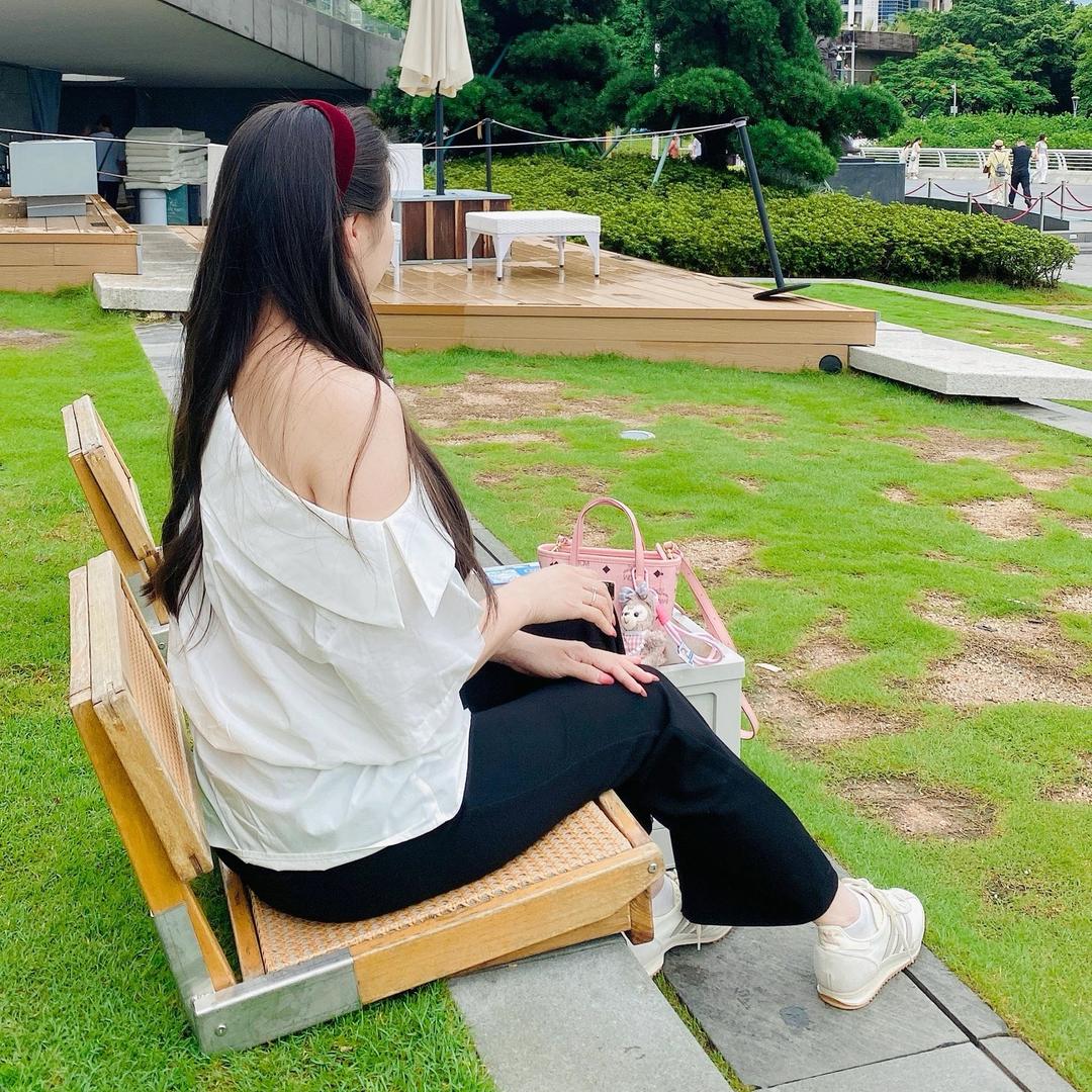 广州白云机场柜姐Amy
