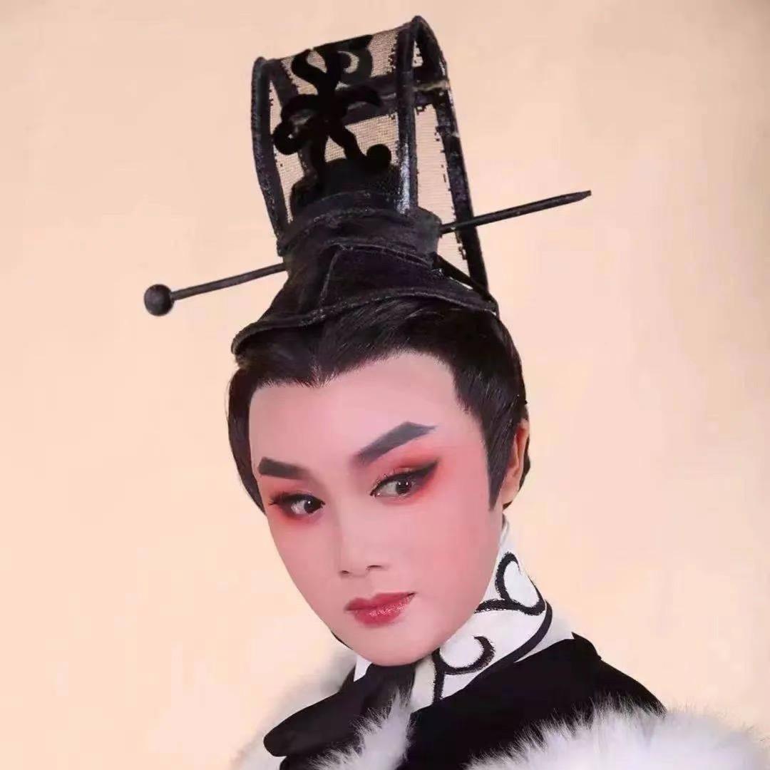 （俞越芳心）-李姐