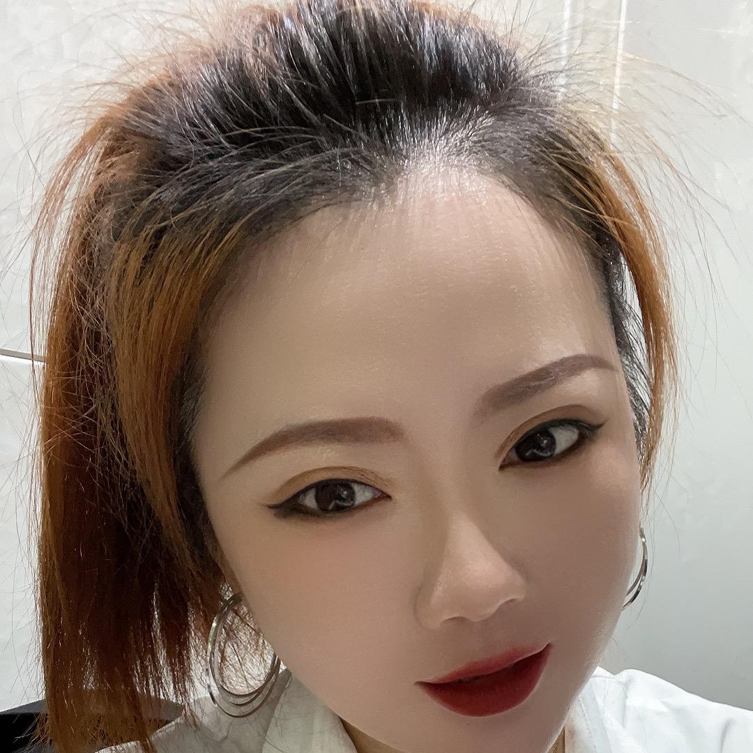 爱耳堂理疗馆老板娘