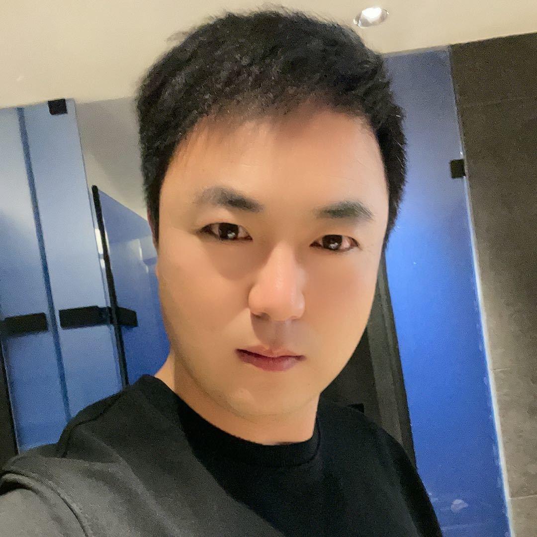 母徐玮