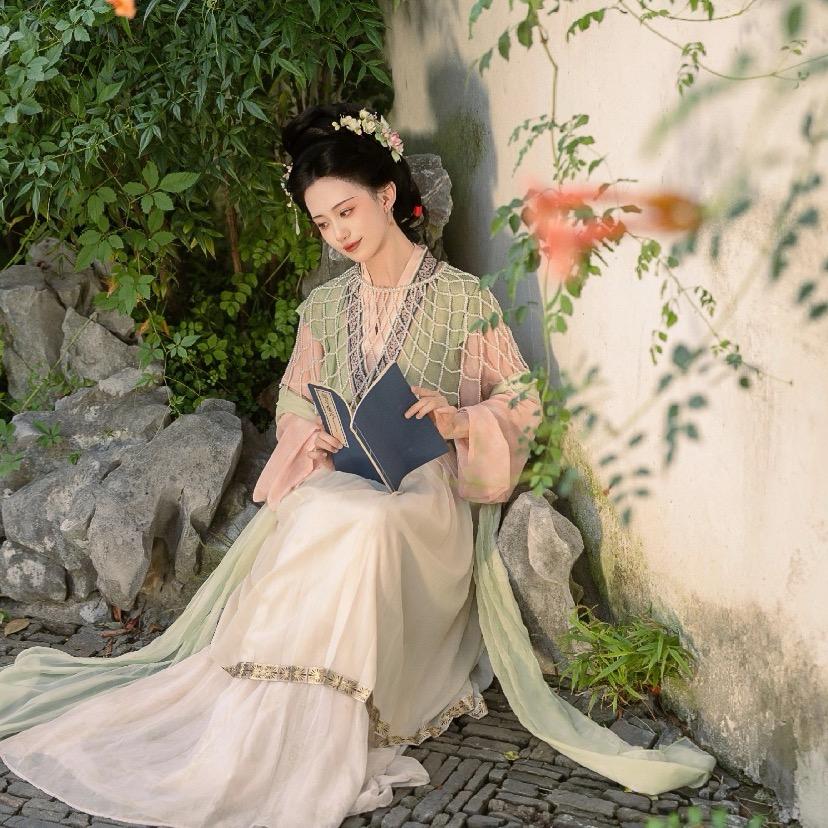 墨色芊华汉服旅拍