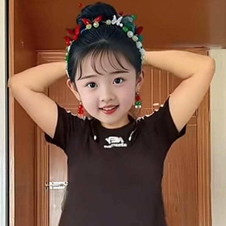 六姐妹最小,
