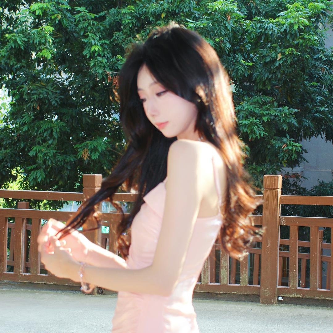晚一点点.