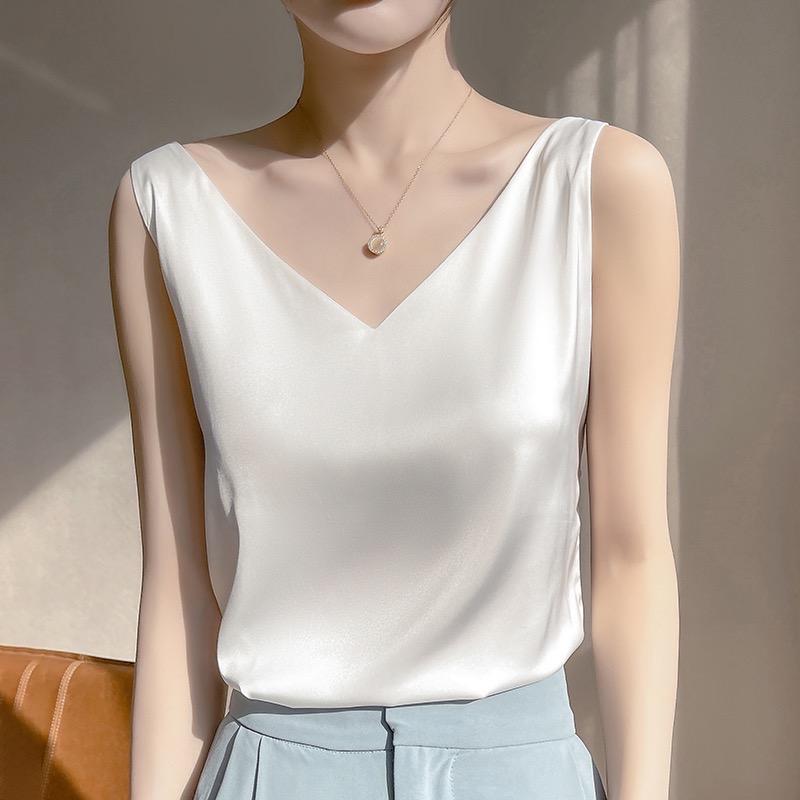 苏杭蚕丝服饰店