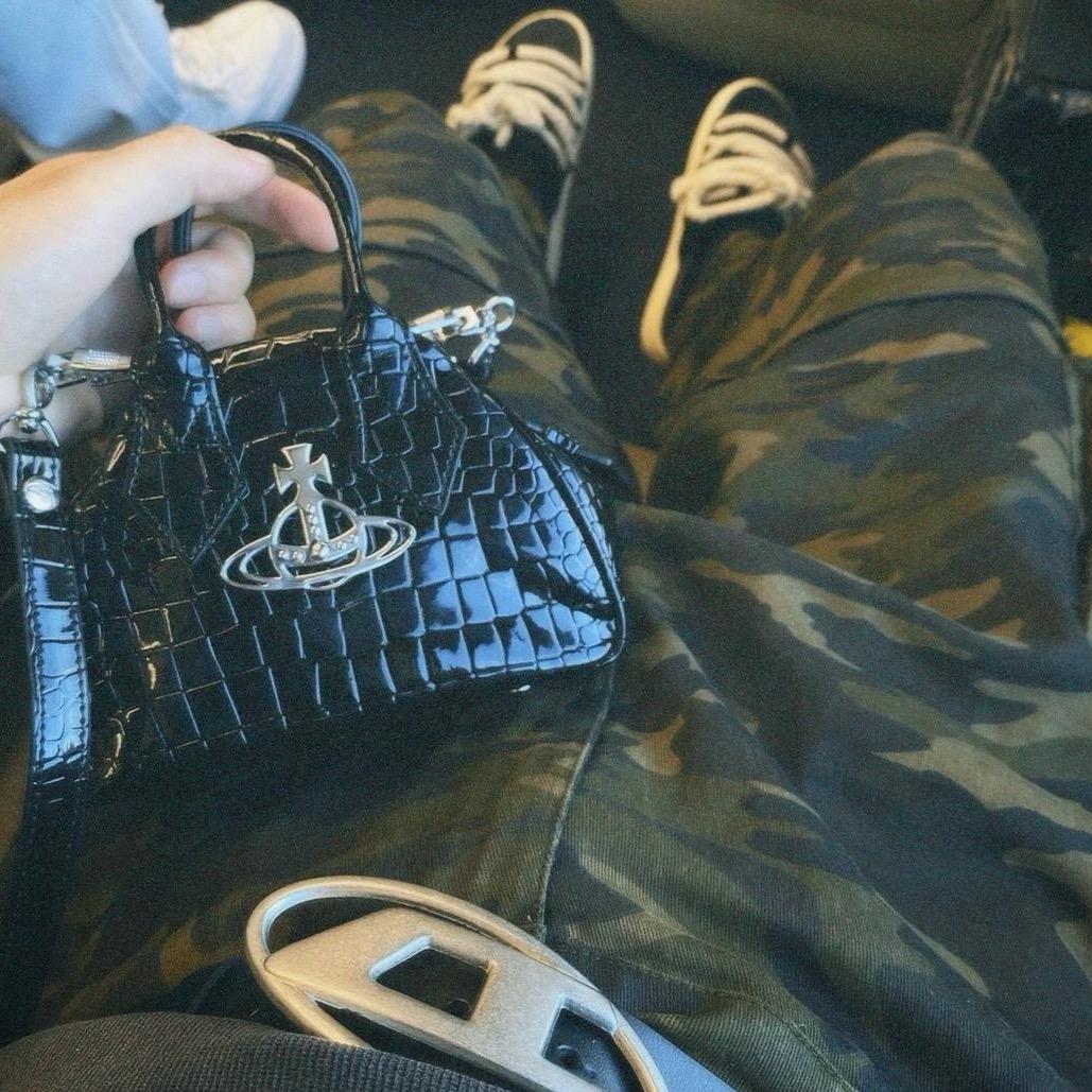 你在说什么，唱歌吗