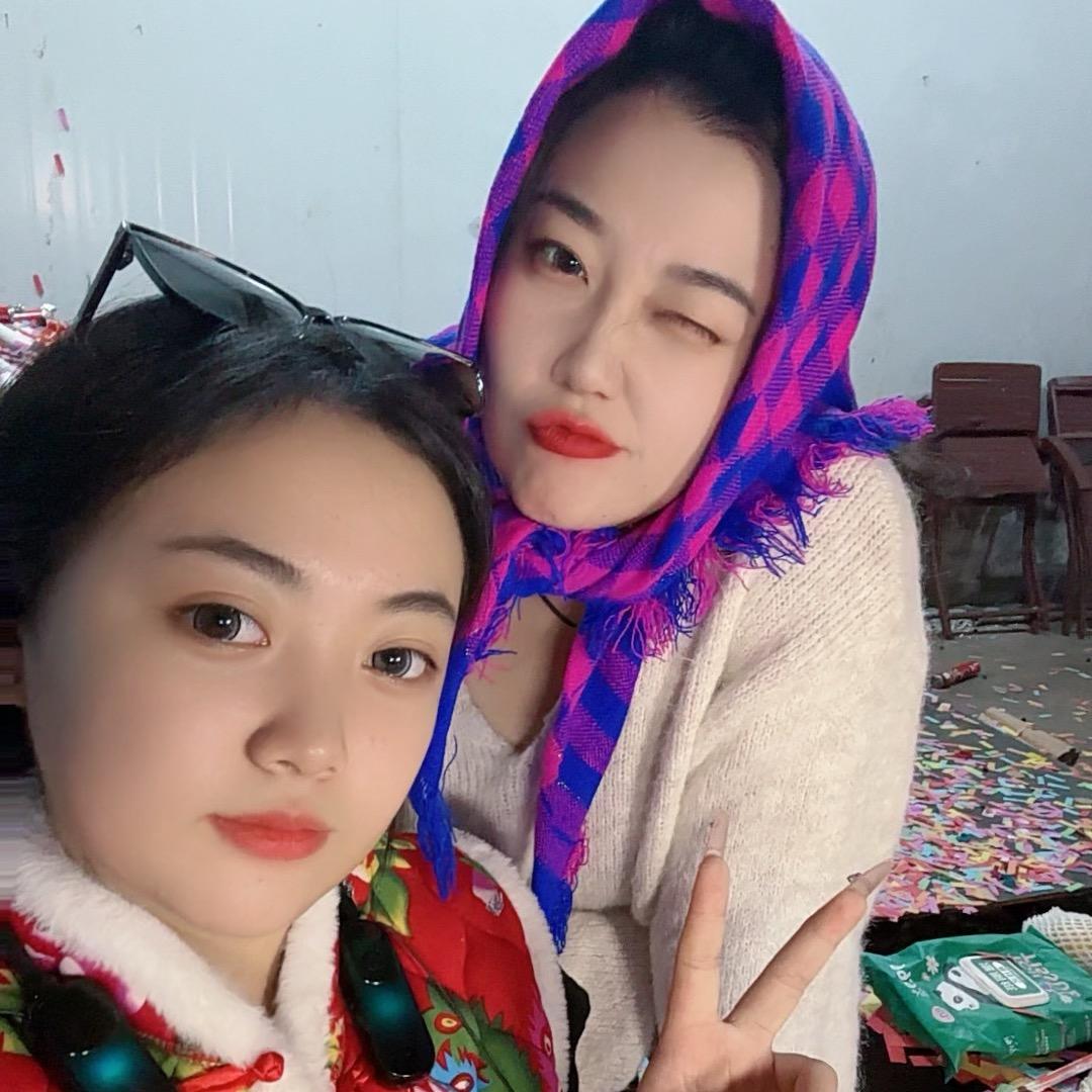 晶姐慧妹爱放炮