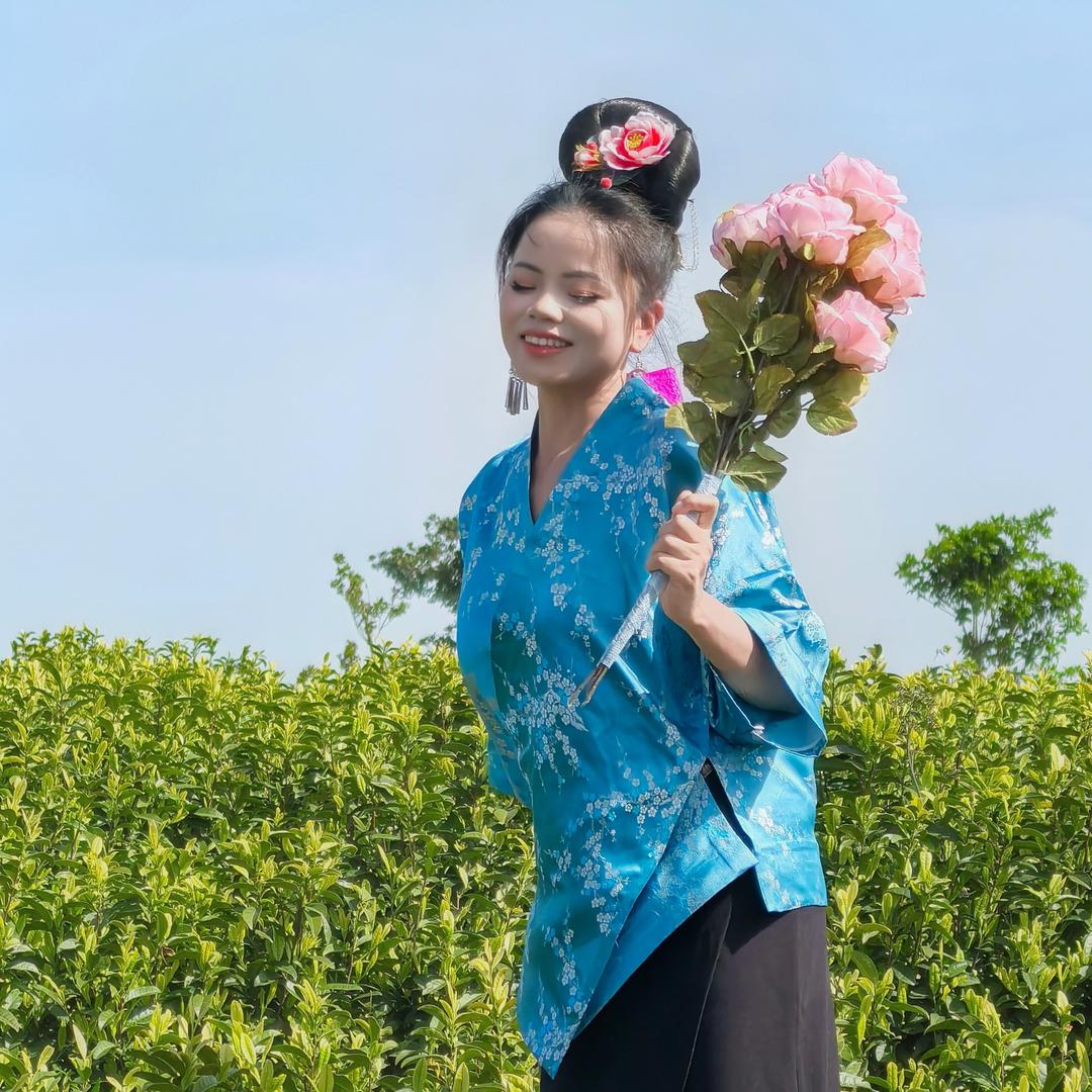 世莉-SHILI