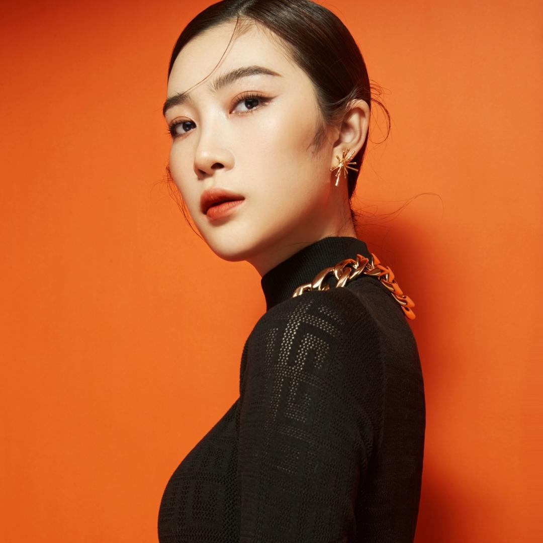 杨砚雯_