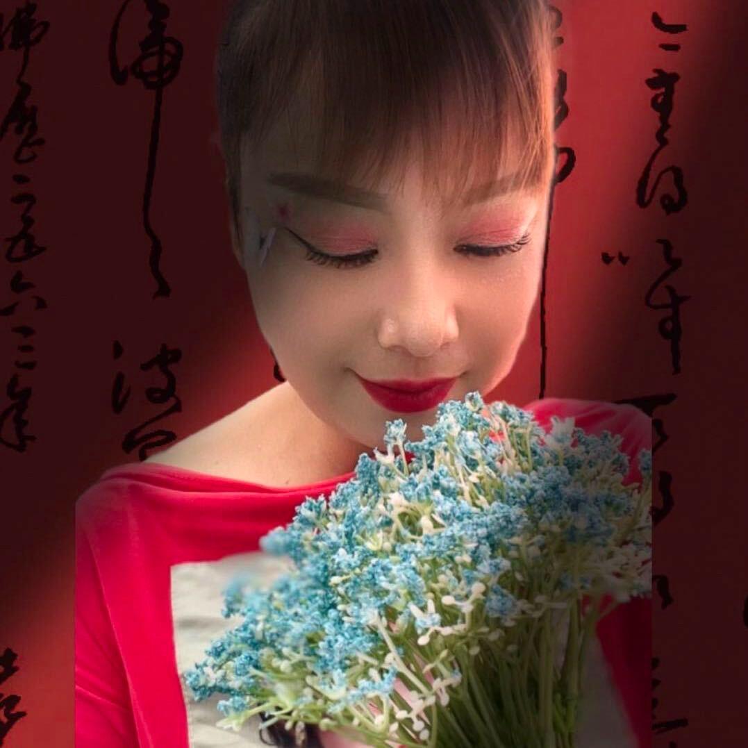 化妆师芳姐