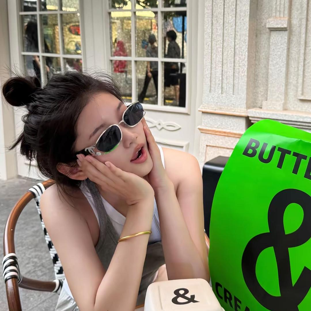 Green●