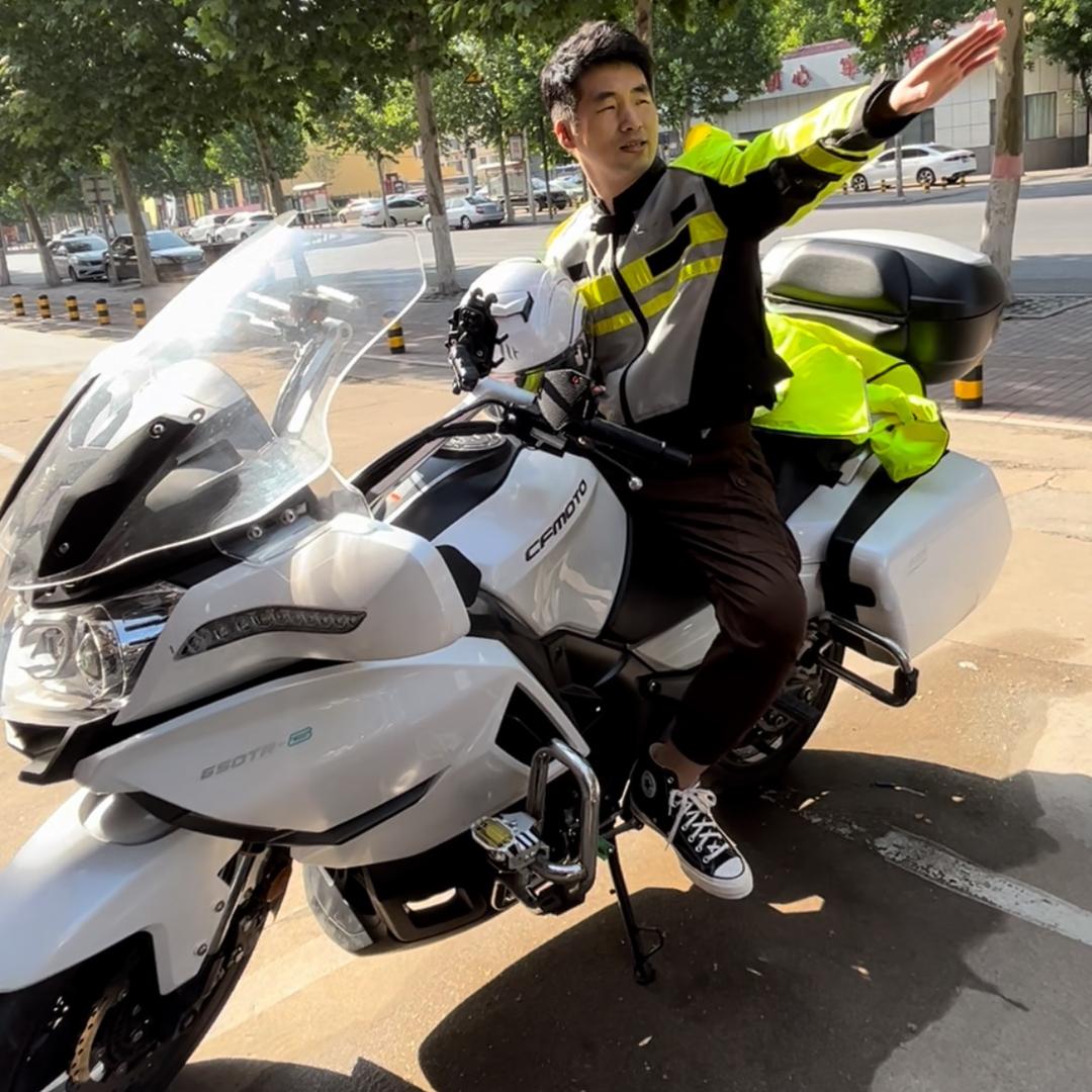 不抽烟的小宇