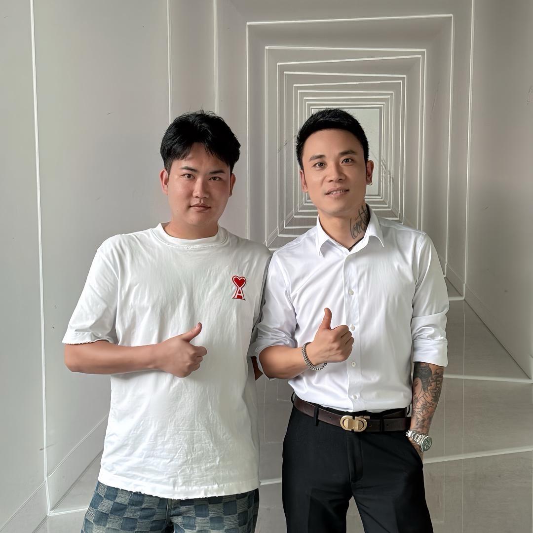 @染必花在厦门（龙哥说去屑护发点橱窗）