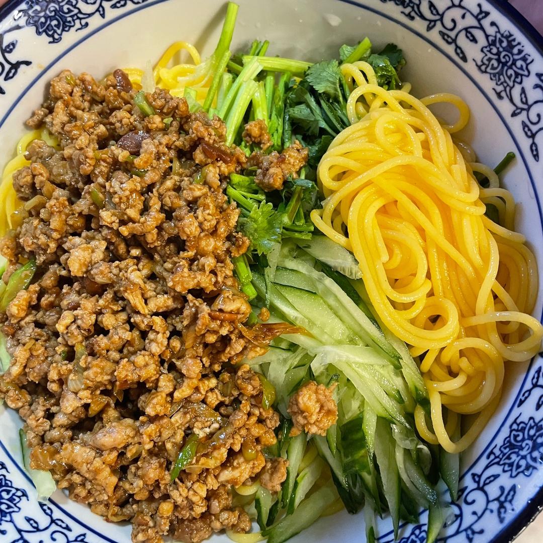 嗨笨妞玉米面条工厂店