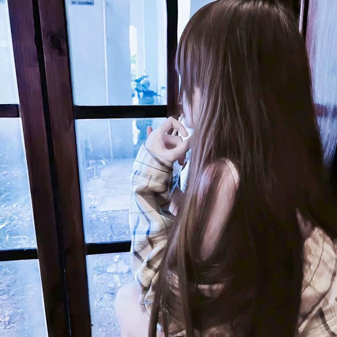 ，。