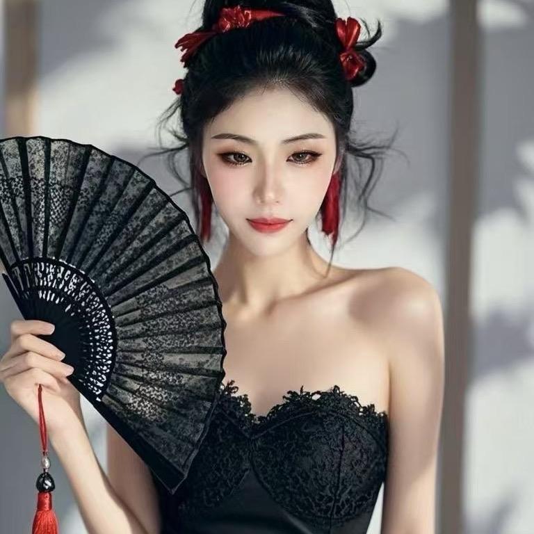 伊一钢管舞