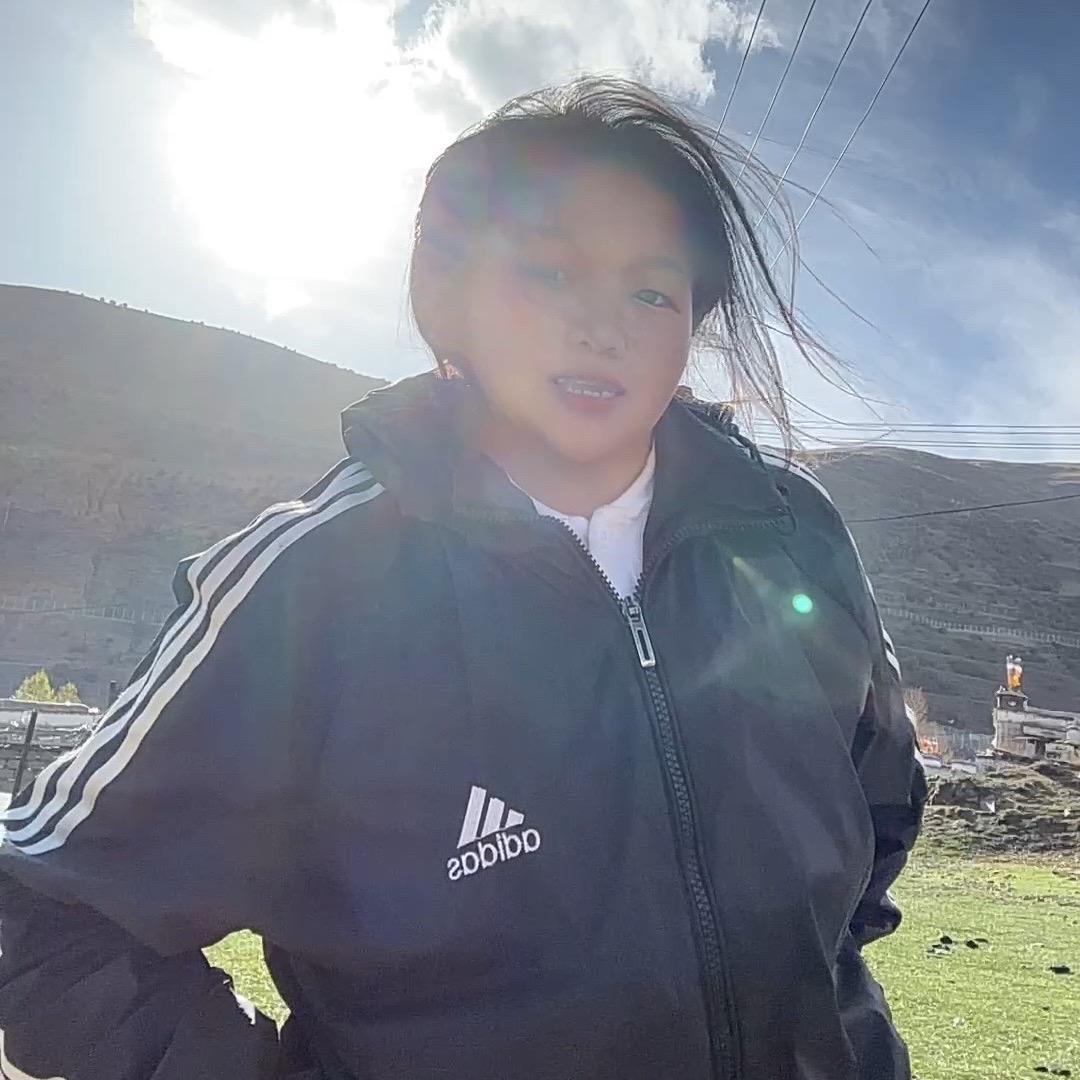 小可爱曲尼、🤍