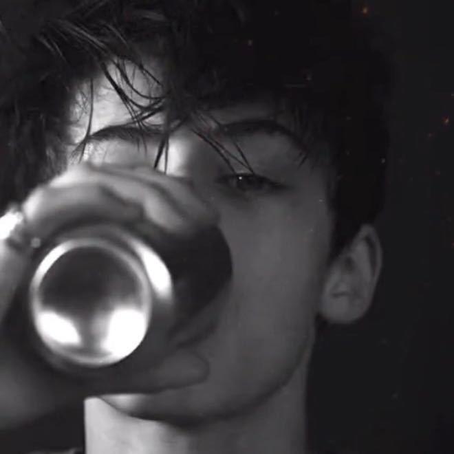 世界太大、尽是演员