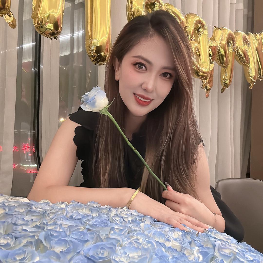 婷猫儿🐱～四嫂