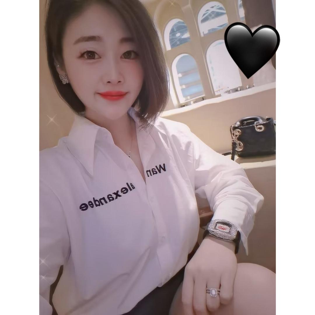 💜 是依依吖