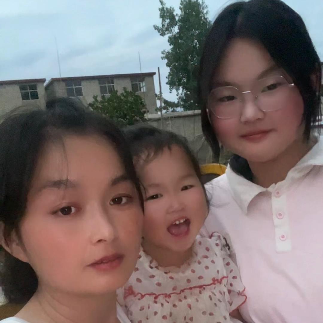 单亲三孩子宝妈