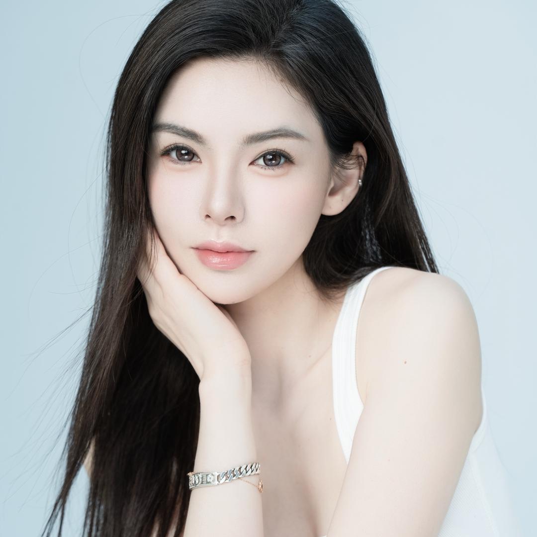 Cici梁佰万（希美颂）