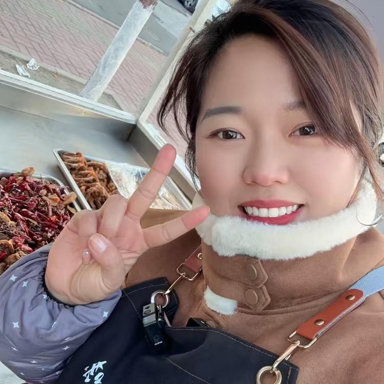 郭小妹摆摊卤味