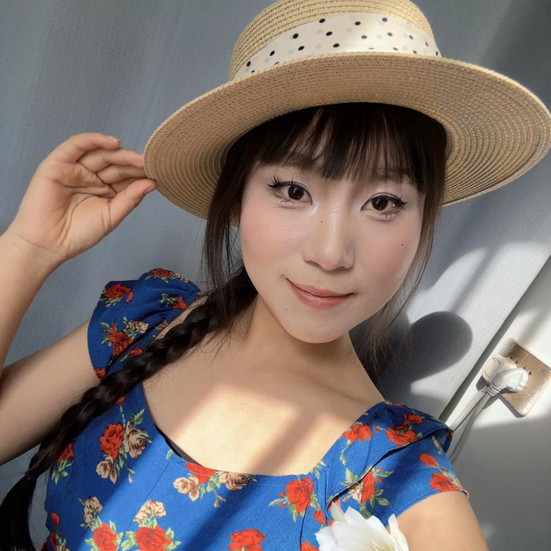 AAA-在东风23栋后排卖衣服