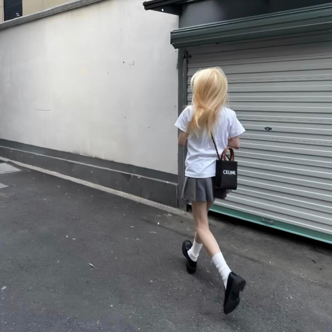 H i