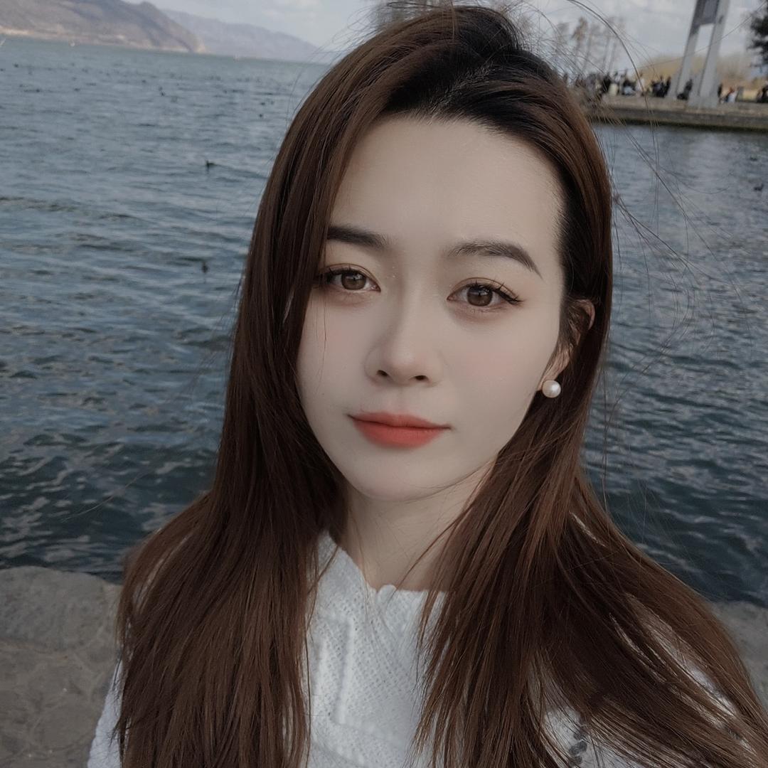 玩转短视频的伊伊