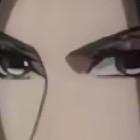 丑角般的眼睛