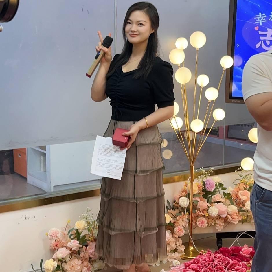 苗苗是虹娘