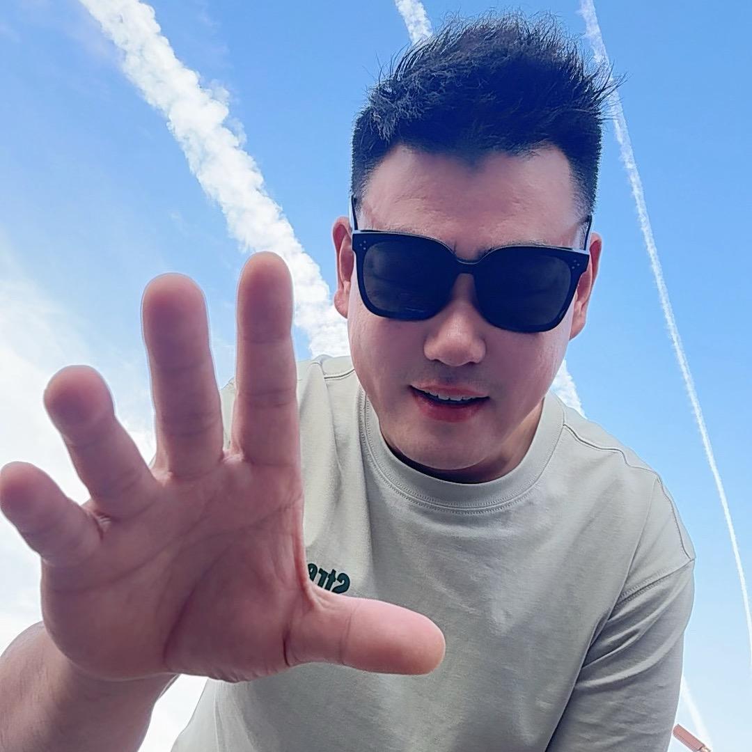 迈卡呈汽车文化传媒（行走的流量）