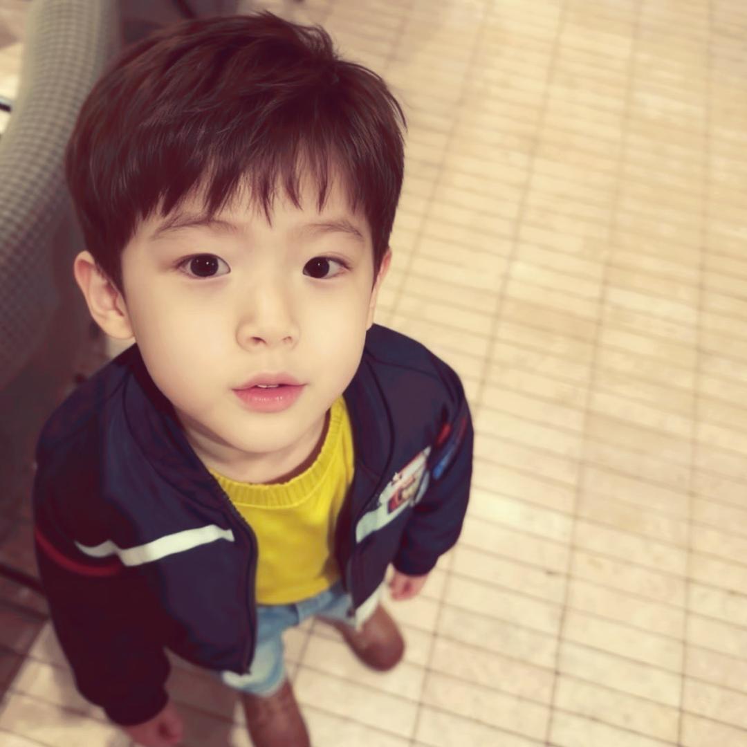 .相逢何必曾相识