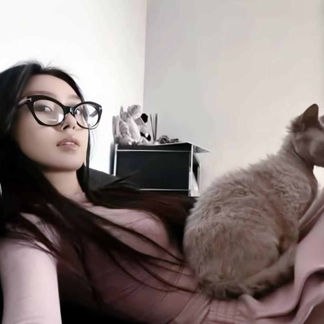 ＾猪丽叶-