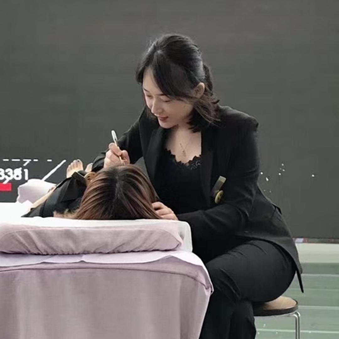 营口市鲅鱼圈区丹之绣纹绣店