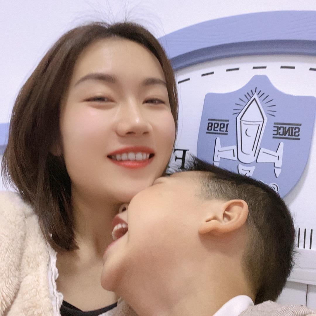 @小菲